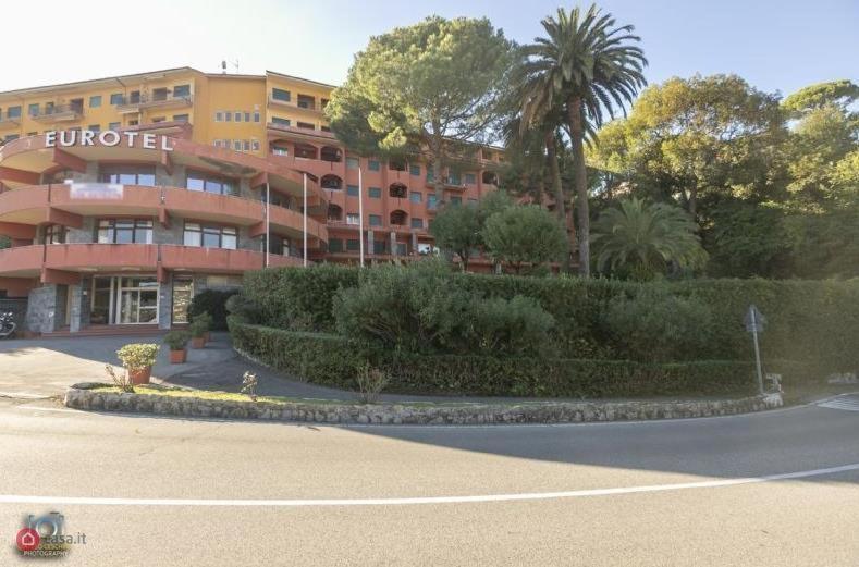 Residence Eurotel Da Nella E Stefano Рапало Екстериор снимка